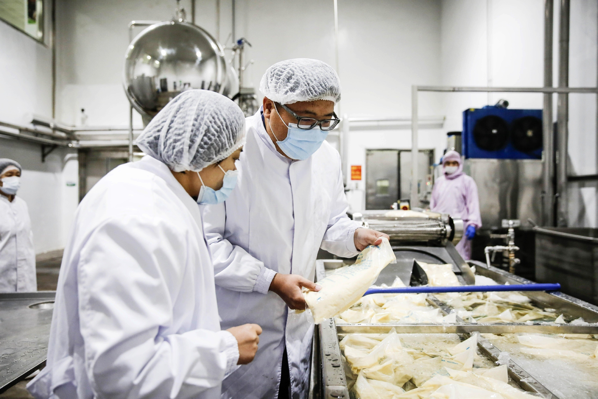 恒溫恒濕柜適用哪些行業(yè)?(圖3) 1691395728139.jpg